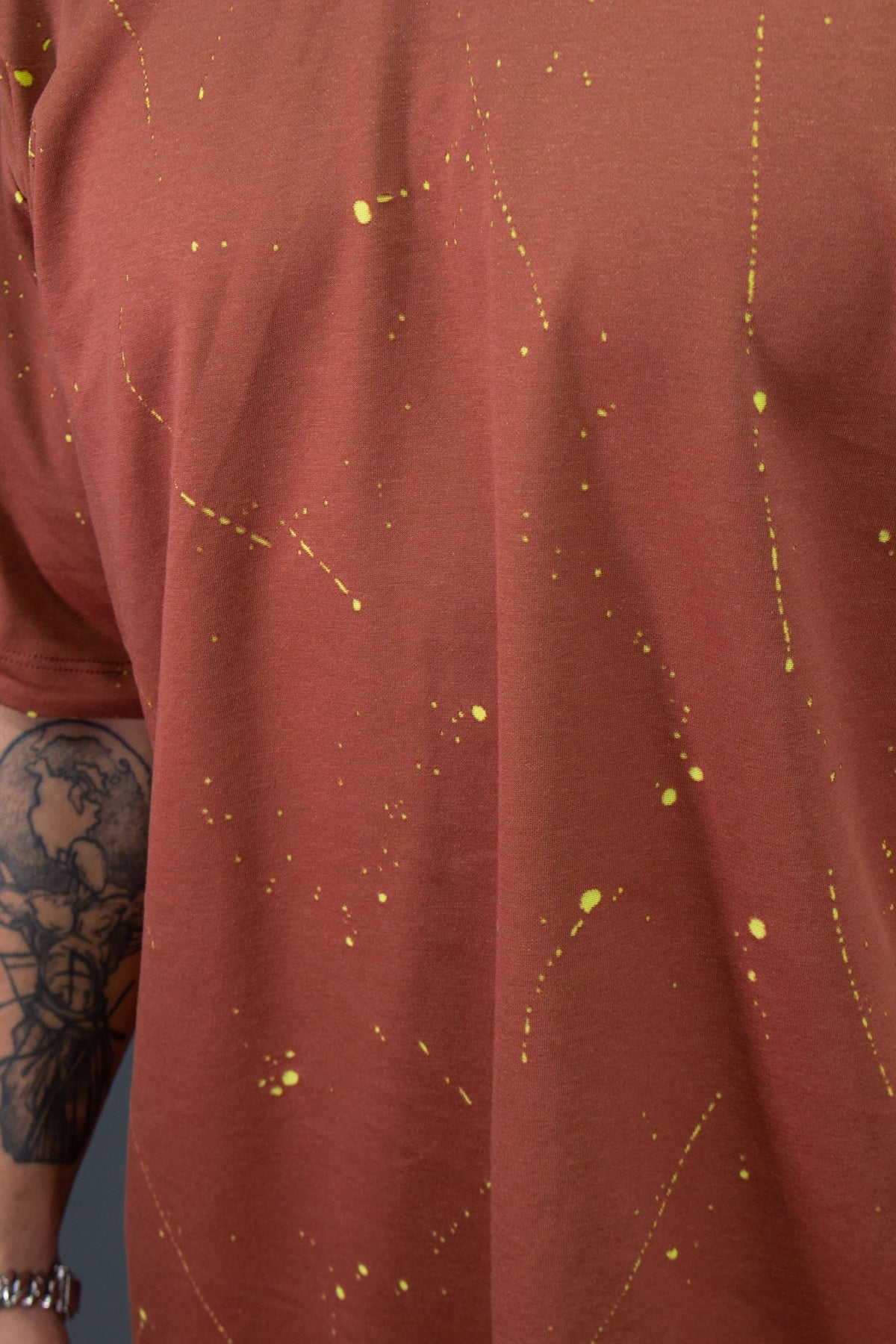 Camiseta Oversize 1330 - modelo/detalle