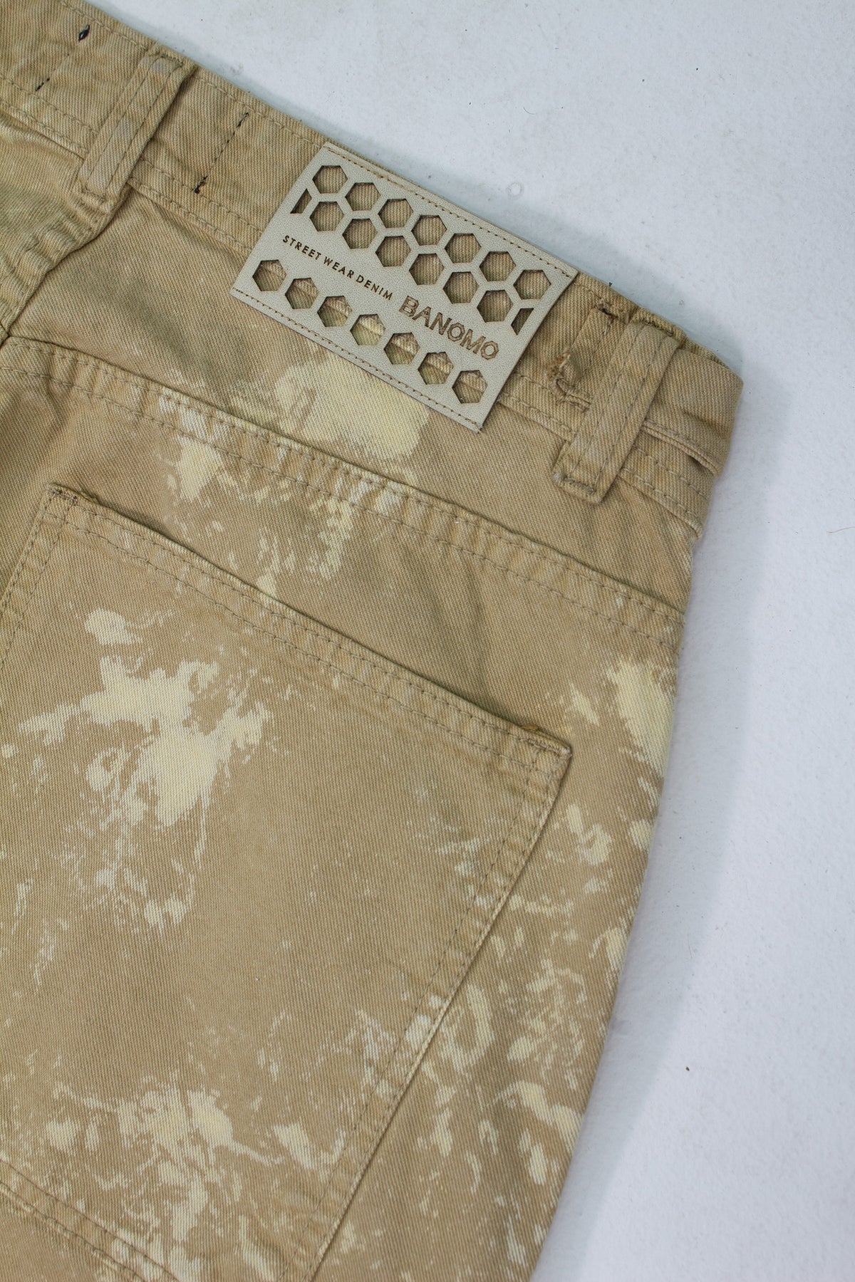 Jeans Baggy Correas Beige - modelo